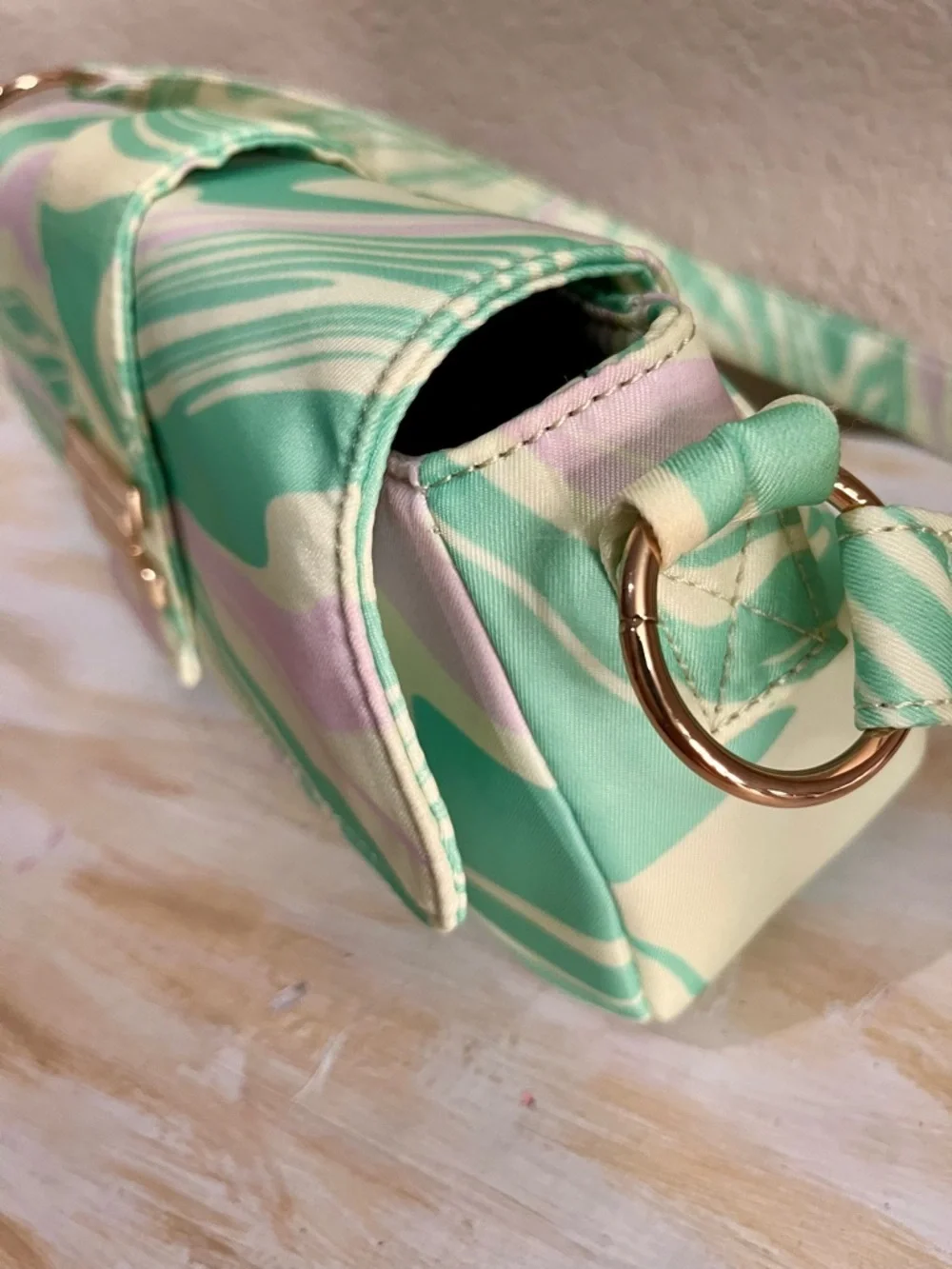 70’s inspired Stylish Pastel Swirl Shoulder Bag - Mint & Pink - Picture 4 of 7